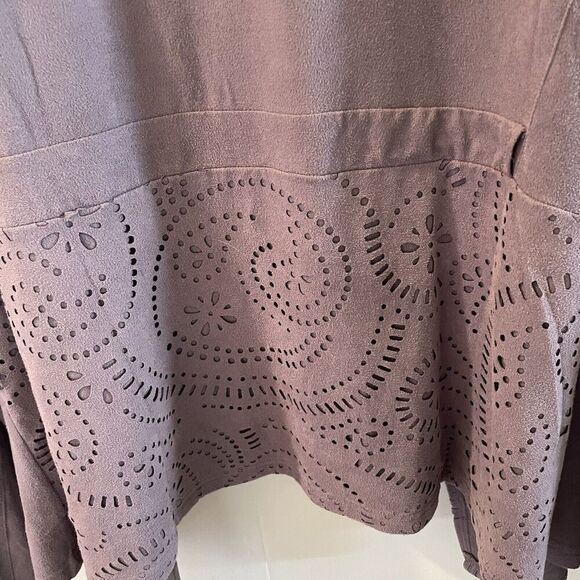 Tara Vao MicroSuede Moto Jacket L Purple Mauve Laser Cut Samaya NWT Lilac Unique - Picture 5 of 9